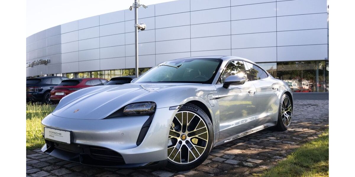 Porsche Taycan 49.600 km 82.990 € Nürnberg 90425