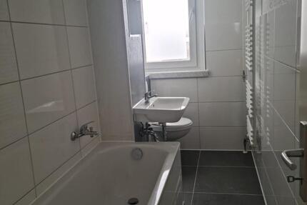 Sanierte 3 Raumwohnung mit Balkon 3 zimmer