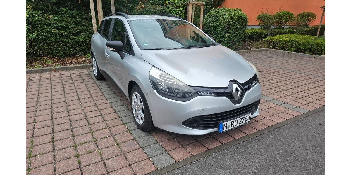 Renault Clio 135.300 km 5.500 &euro; München 81245
