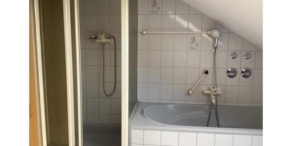 Dachgeschoßwohnung Salzweg - 3 Zimmer, 70 m&sup2;, 600&euro; | Angebot:25402294