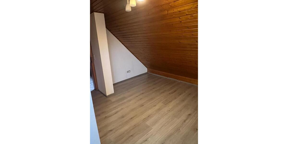Dachgeschoßwohnung Nabburg - 1 Zimmer, 29 m&sup2;, 215&euro; | Angebot:26403659