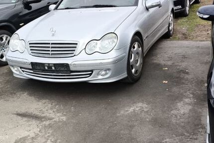 Mercedes-Benz C 220 294.000 km 2.600 &euro; Kreuztal 57223