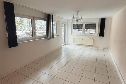 Helle 3,5-Zimmer-Souterrainwohnung mit Terrasse zu vermieten zimmer