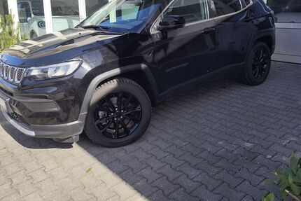 Jeep Compass 15.000 km 21.850 &euro; Rosenheim 83022
