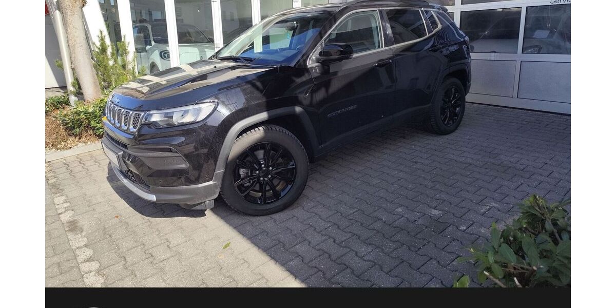 Jeep Compass 15.000 km 21.850 &euro; Rosenheim 83022