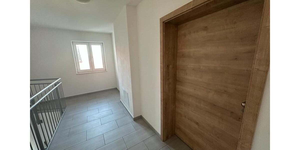 Etagenwohnung Arnstorf - 2 Zimmer, 82 m&sup2;, 840&euro; | Angebot:25416896