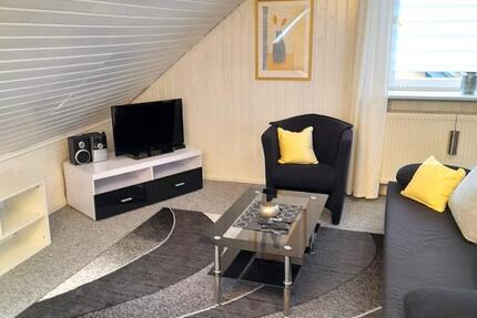 Möblierte ruhige DG-Wohnung - ideal für GeschäftsleutePendler 2 zimmer