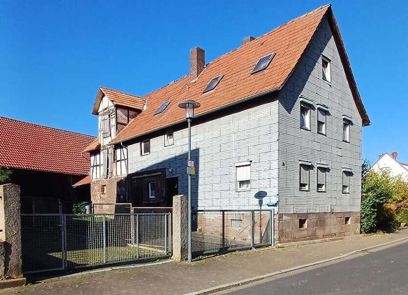 Haus zum Kaufen in Eschwege 98.000 € 160 m²