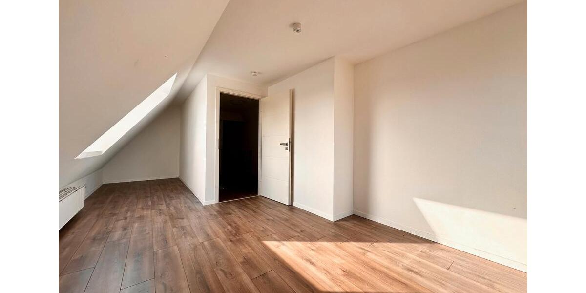 Maisonettenwohnung Zetel - 5.5 Zimmer, 170 m&sup2;, 1.200&euro; | Angebot:25979487