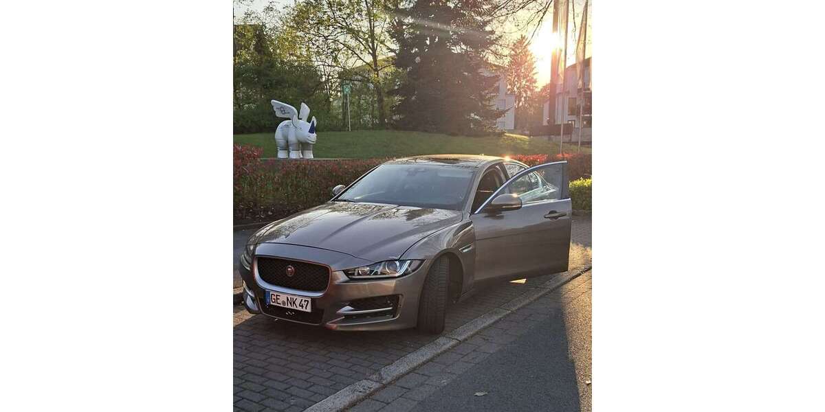 Jaguar XE 149.000 km 9.900 &euro; Dortmund 44149