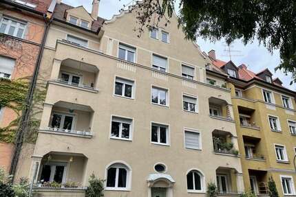 Haus zum Kaufen in Augsburg 2.850.000 € 820.36 m²