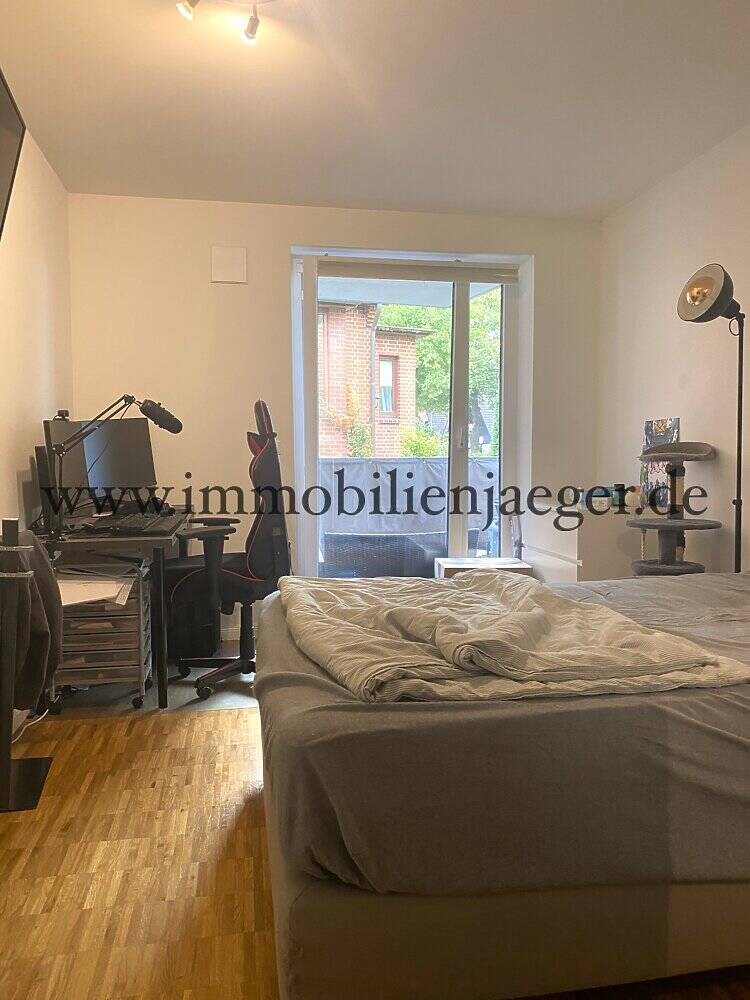 Alt-Garstedt Altes Rathaus - Neubaustandard - Barrierefreie Wohnung mit Terrasse - Ideal für Senioren
