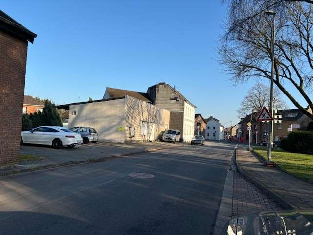 Haus zum Kaufen in Mönchengladbach 329.000 € 240 m²
