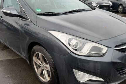 Hyundai i40 202.219 km 2.850 &euro; wuppertal 42285