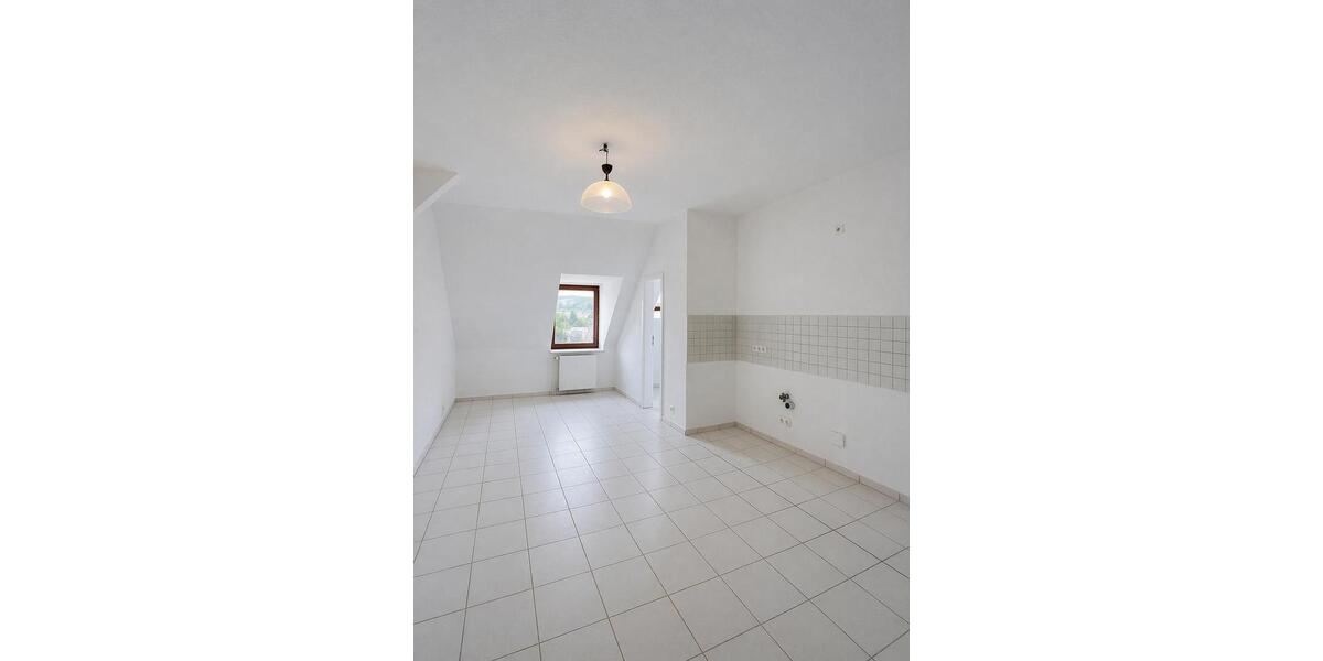 Dachgeschoßwohnung Trier West-Pallien - 4 Zimmer, 127 m&sup2;, 1.580&euro; | Angebot:26279810