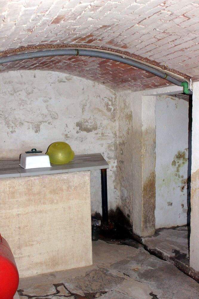 Großes EFH (oder Mehrfamilienhaus) in einem Ortsteil von Dipps!