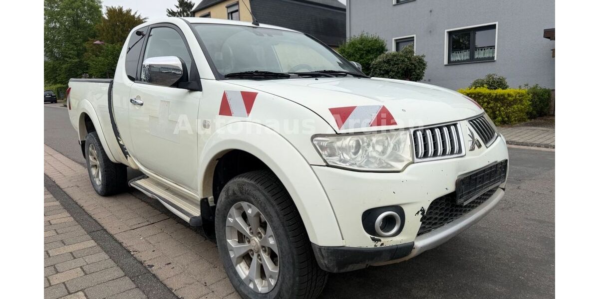 Mitsubishi L200 370.759 km 5.499 &euro; Kirchberg 55481