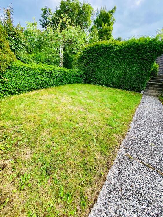 Ein ganzes Haus mit Garten zur Miete einer Wohnung! Vermietung.