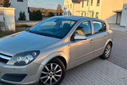 Opel Astra 205.000 km 2.299 € Kenzingen 79341