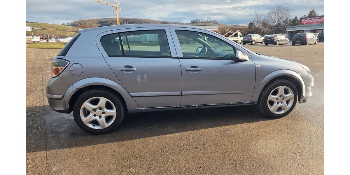 Opel Astra 196.000 km 1.250 &euro; Auggen 79424