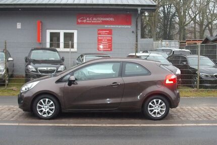 Kia Rio 164.117 km 3.399 € Loxstedt-Hahnenknoop 27612