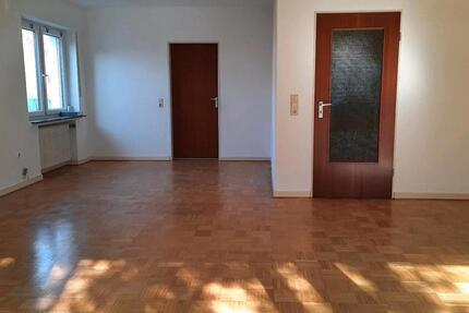 Haus Bad Salzuflen - 5 Zimmer, 145 m&sup2;, 1.350&euro; | Angebot:25396680