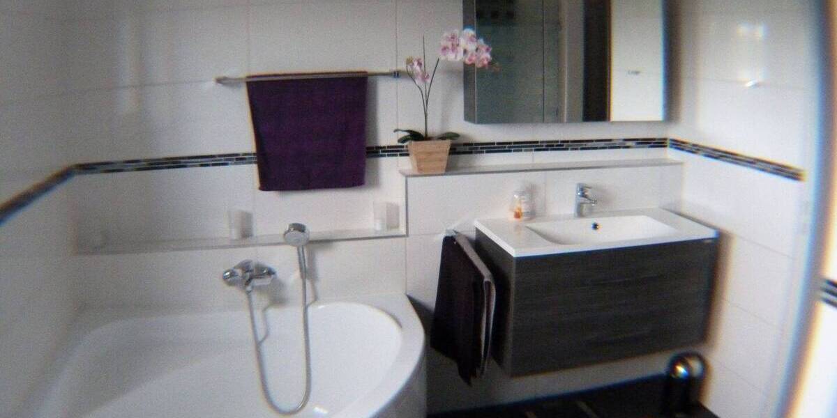 Etagenwohnung Kleinniedesheim - 3 Zimmer, 87 m&sup2;, 1.000&euro; | Angebot:25995823