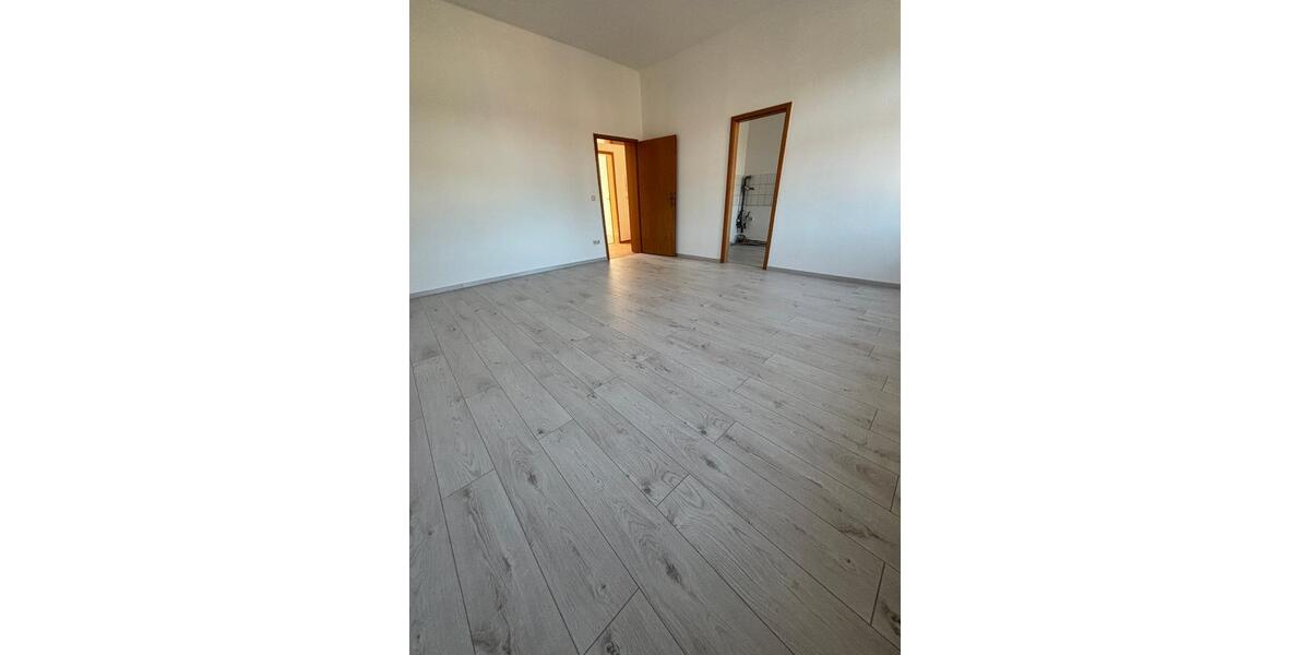 Etagenwohnung Demmin - 4 Zimmer, 82 m&sup2;, 492&euro; | Angebot:22210975
