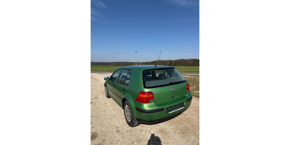 VW Golf 52.000 km 3.990 &euro; Roßtal 90574