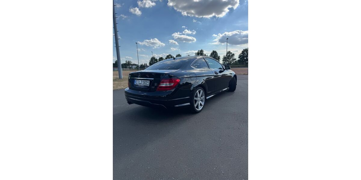 Mercedes-Benz C 250 133.000 km 13.100 € Halsbrücke 09633