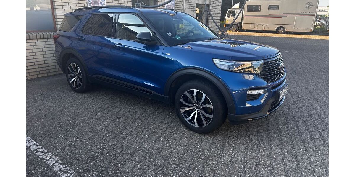 Ford Explorer 86.000 km 39.900 € Willich 47877