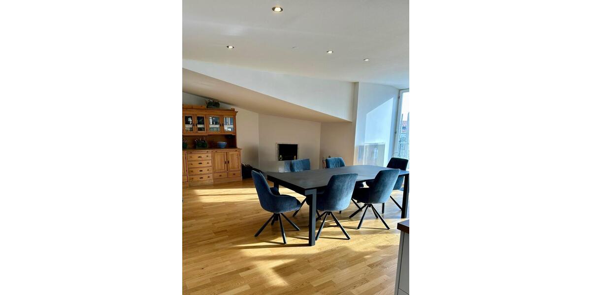 Maisonettenwohnung Augsburg - 5 Zimmer, 240 m&sup2;, 3.000&euro; | Angebot:26447519