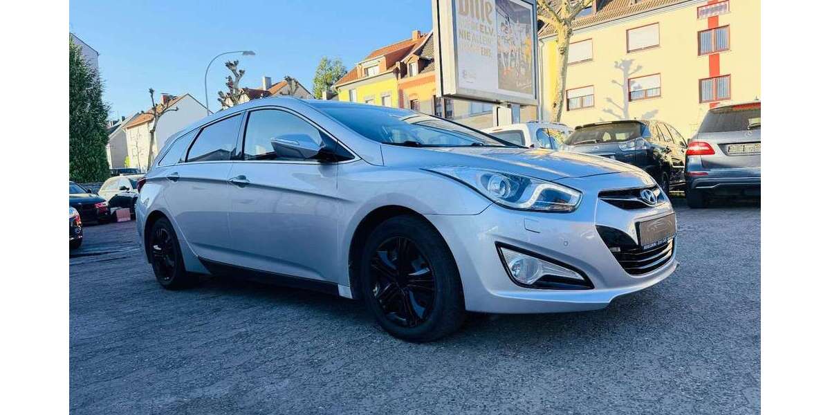Hyundai i40 188.000 km 6.900 &euro; Saarbrücken 66115