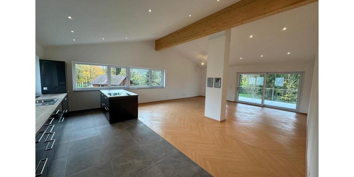 Dachgeschoßwohnung Isny im Allgäu - 4 Zimmer, 183 m&sup2;, 2.000&euro; | Angebot:26588275