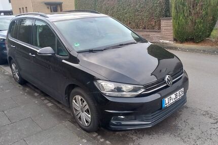 VW Touran 210.000 km 14.499 &euro; asemissen 33818