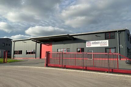 Attraktives Gewerbeobjekt, Büros & Hallenfläche, flexible Nutzung zimmer