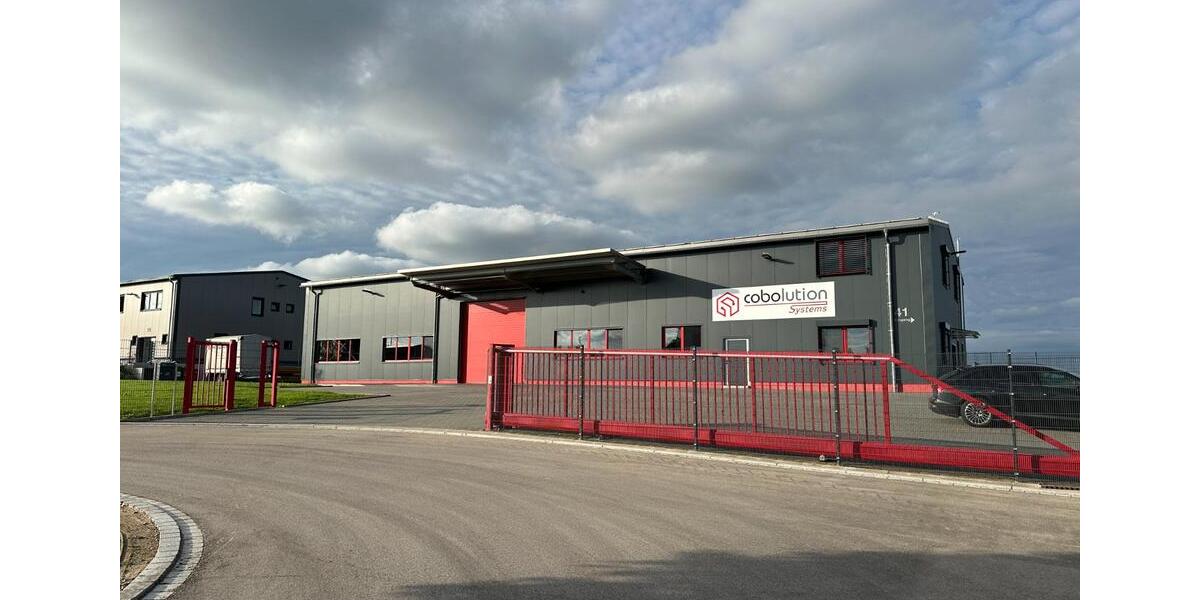 Attraktives Gewerbeobjekt, Büros & Hallenfläche, flexible Nutzung zimmer