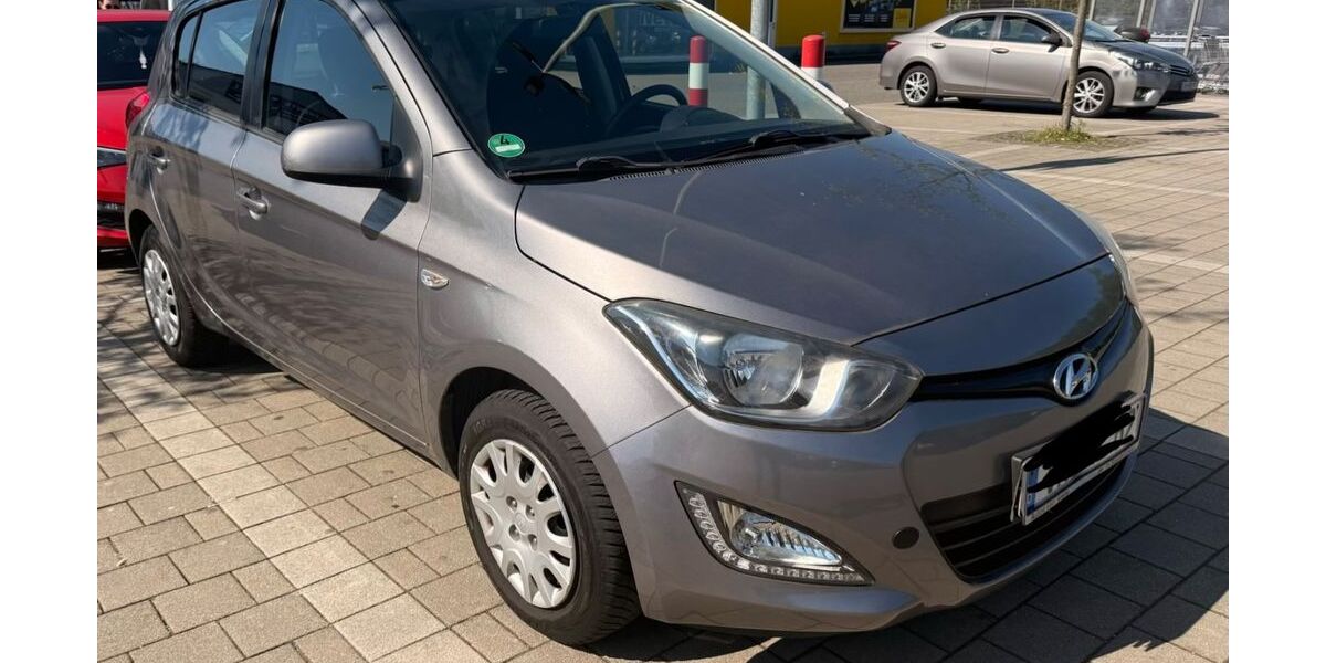 Hyundai i20 100.000 km 4.999 &euro; Völklingen 66333