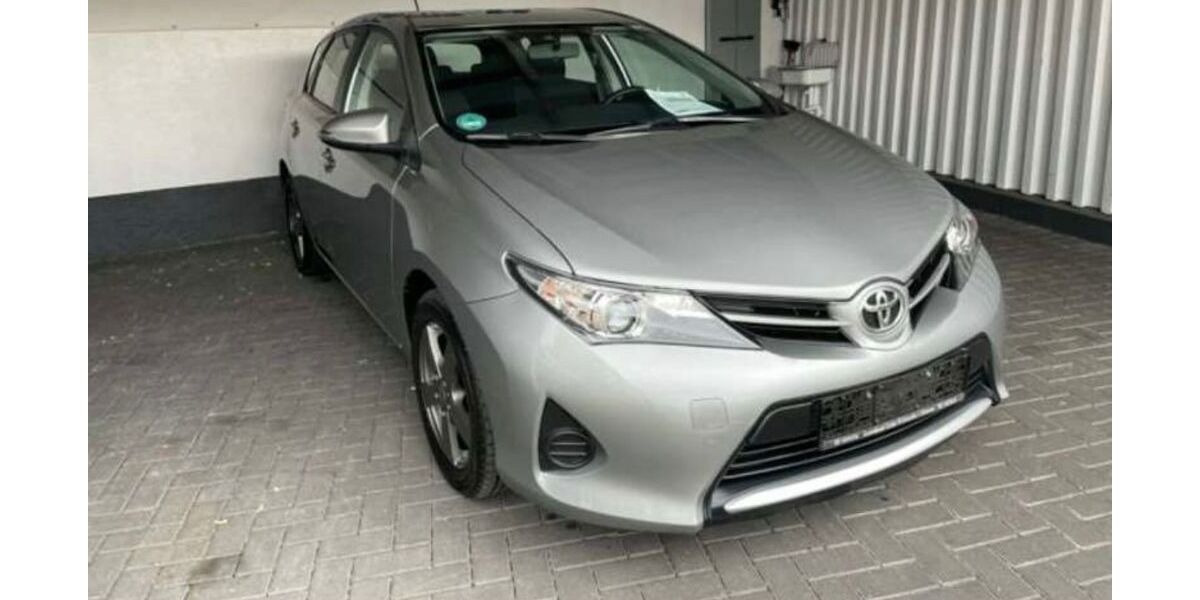 Toyota Auris 73.000 km 7.600 &euro; Berlin 10553