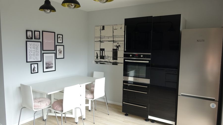 Hochwertig sanierte, sehr geräumige 2,5-Zimmer EG Wohnung mit EBK in Antweiler 2.5 zimmer