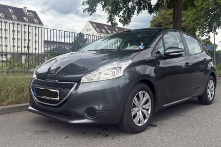 Peugeot 208 140.500 km 4.490 &euro; Hamburg 22045