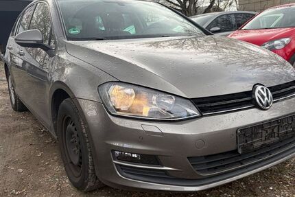 VW Golf 128.000 km 9.590 &euro; Berlin 14167