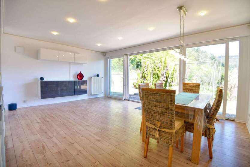 Panorama ZFH mit sagenhaftem Ausblick Energieeffizient & am Waldrand Garten,Balkone & Terrasse 7 zimmer