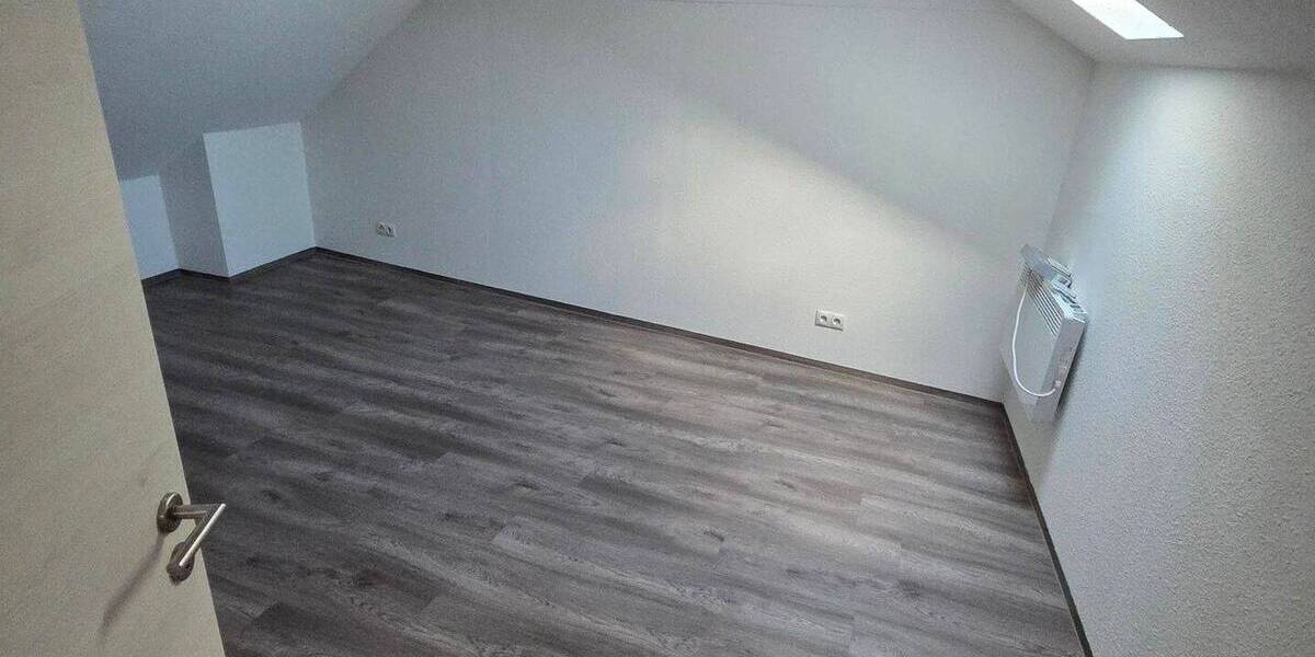 Etagenwohnung Eisenberg - 3 Zimmer, 90 m&sup2;, 720&euro; | Angebot:22902102