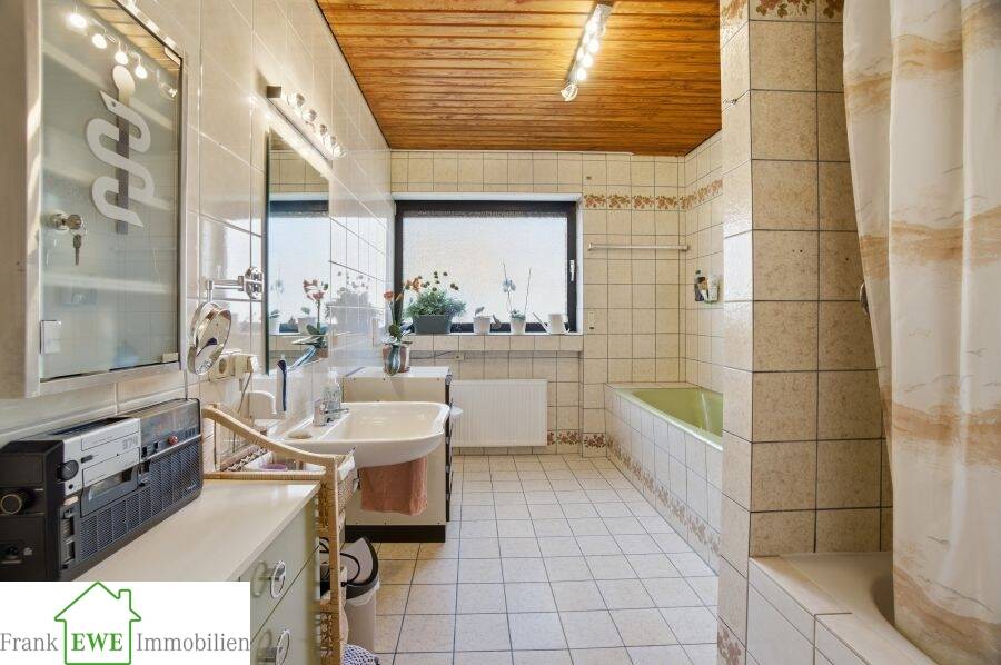 Bungalow Neuss Allerheiligen Rosellen - 3 Zimmer, 133 m&sup2;, 365.000&euro; | Angebot:26363079