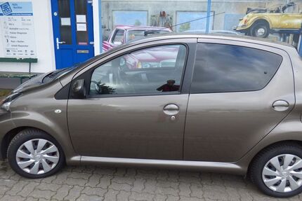 Toyota Aygo (X) 54.500 km 5.600 € Klockenhagen 18311