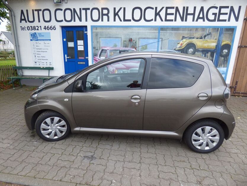 Toyota Aygo (X) 54.500 km 5.600 € Klockenhagen 18311