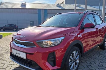 Kia Stonic 3.500 km 20.880 € Bremerhaven 27568
