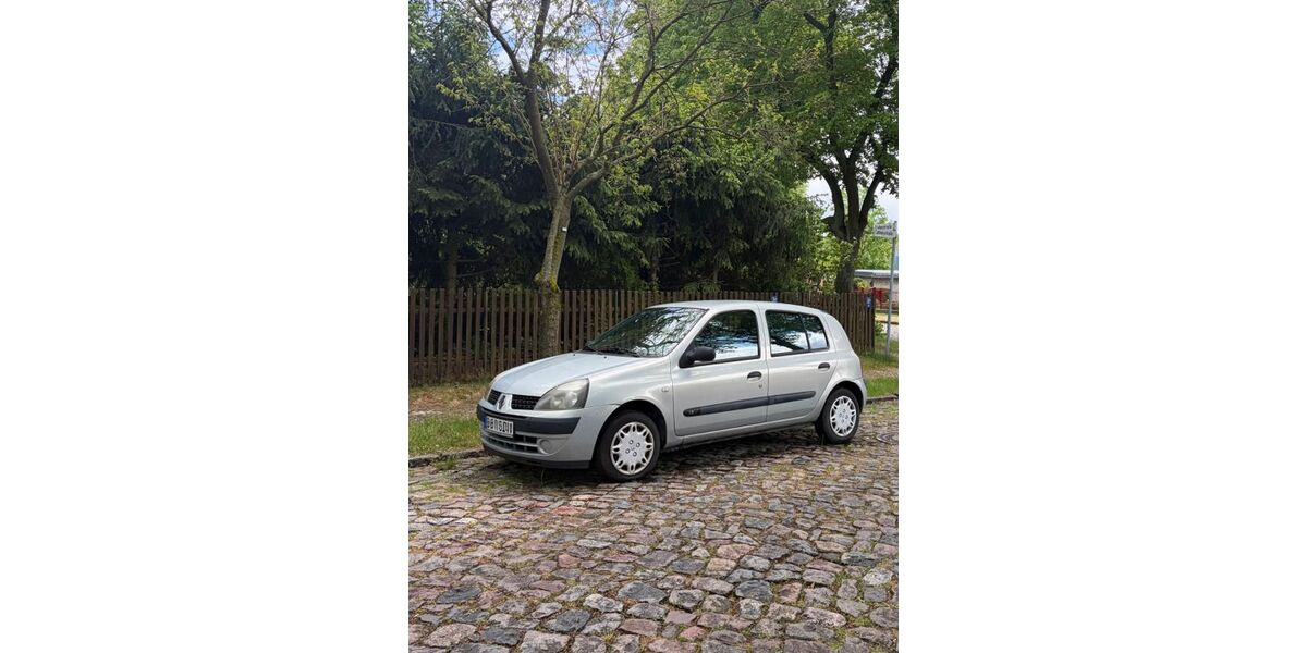 Renault Clio 153.111 km 800 &euro; Erkner 15537
