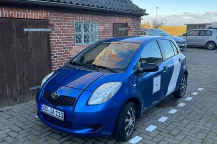 Toyota Yaris 148.000 km 2.299 &euro; Oststeinbek 22113